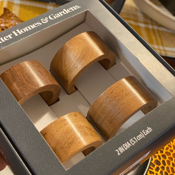 New!!!Wooden napkin rings - Picture 3 of 4